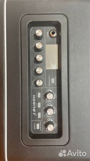 Гитарный комбоусилитель Mooer Hornet белый