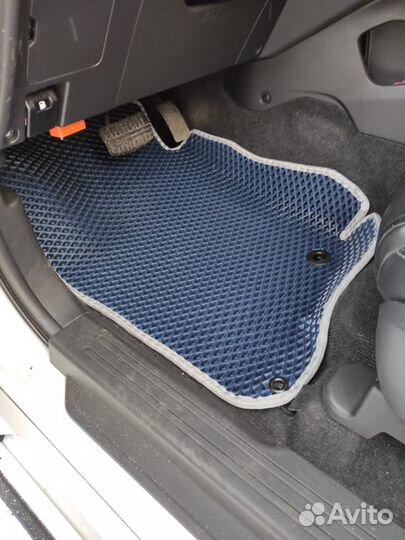 Автоковрики EVA на Mitsubishi Pajero Sport 3