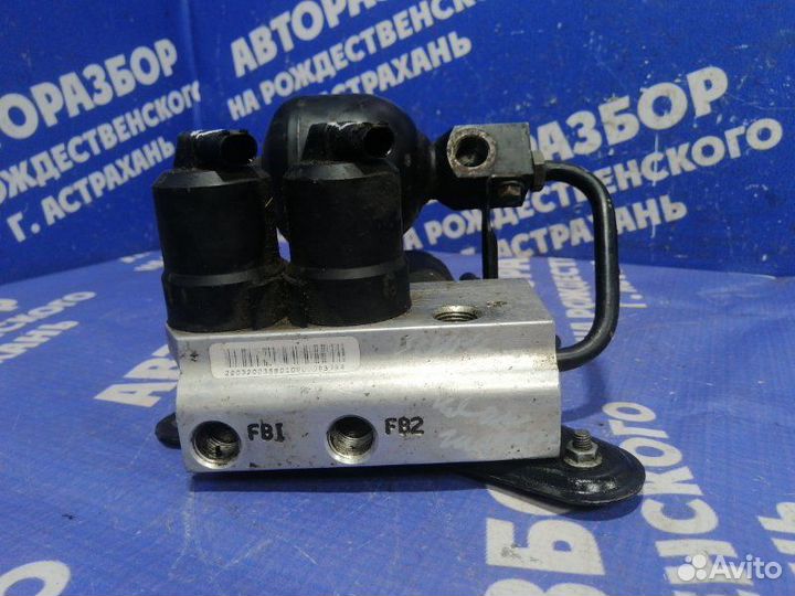 Блок клапанов гидроподвески Mercedes-Benz W220