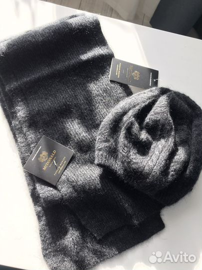 Комплект берет и шарф из шерсти мериноса