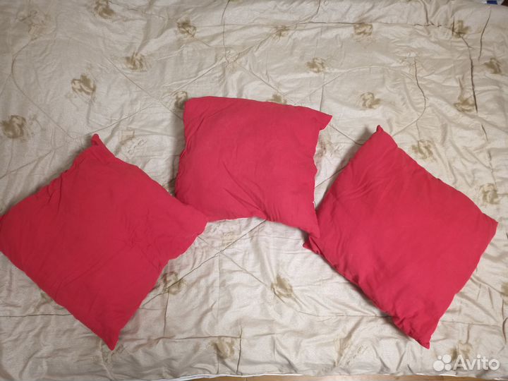 Подушка IKEA 45х45 красная