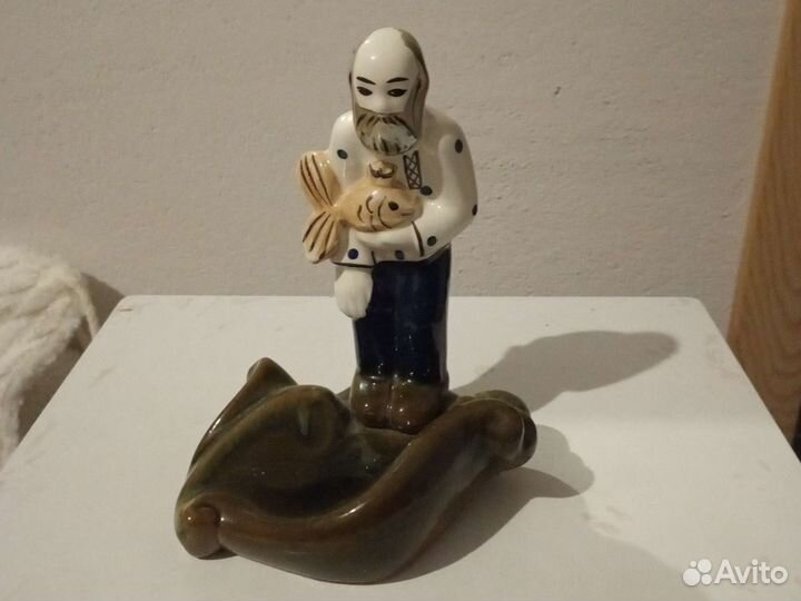 Статуэтка рыбак и золотая рыбка