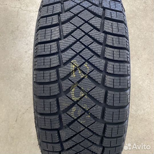 Pirelli Ice Zero FR 205/50 R17 93T