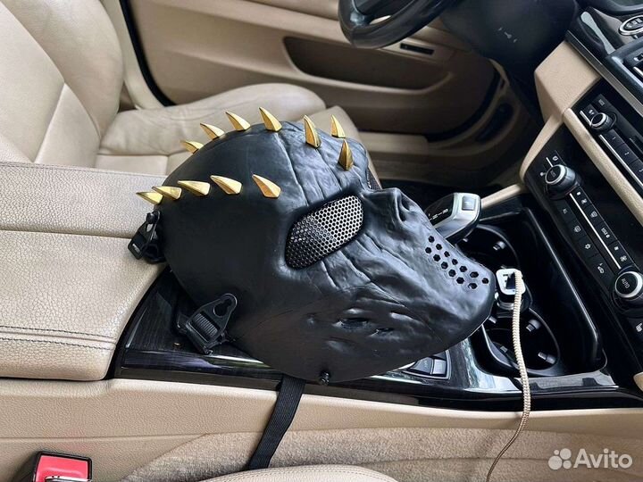 Маска череп с золотыми шипами пейнтбол страйкбол