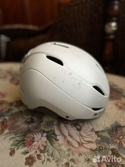 Горнолыжный шлем