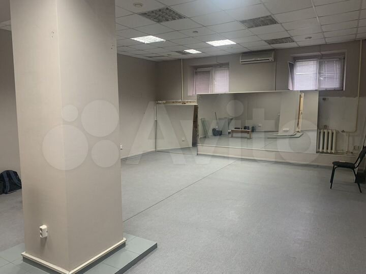 Помещение свободного назначения, 133.8 м² в центре