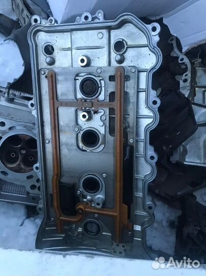 Клапанная крышка двигателя Toyota Camry, VII (V50)