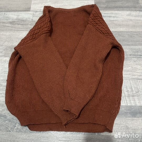 Свитер женский