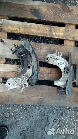 Поворотный кулак со ступицей Фольксваген Пассат В6