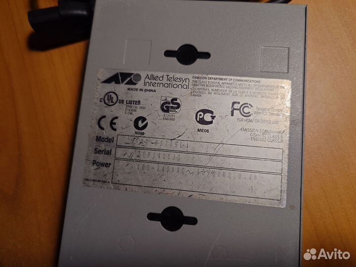 Коммутатор Allied Telesyn AT-FS705L