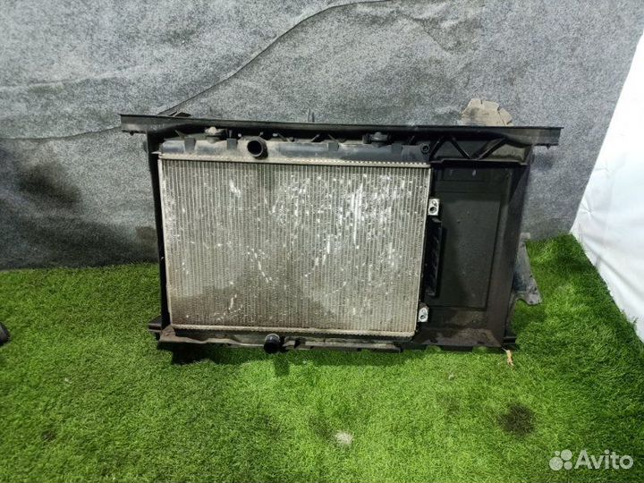 Рамка радиатора Peugeot 308 4A/C EP6