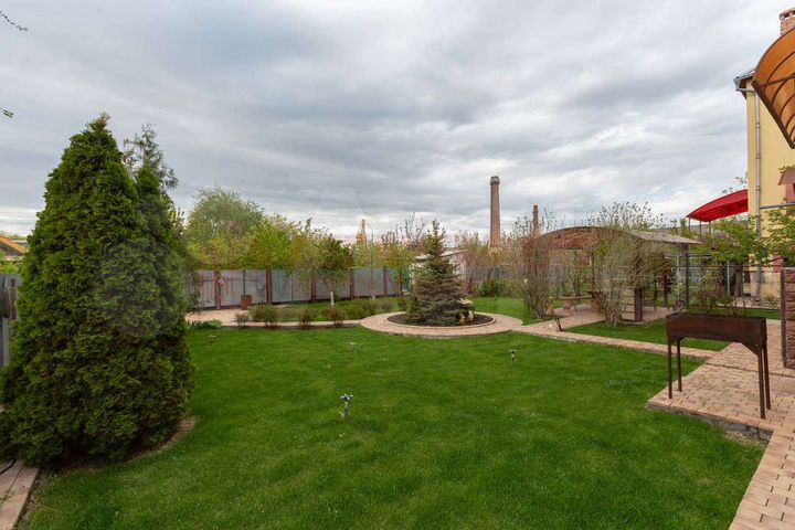 Коттедж 353,6 м² на участке 7 сот.