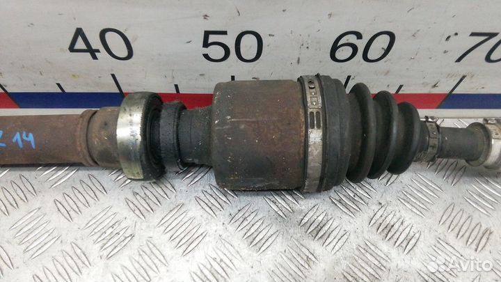 Полуось передняя правая (приводной вал, шрус)