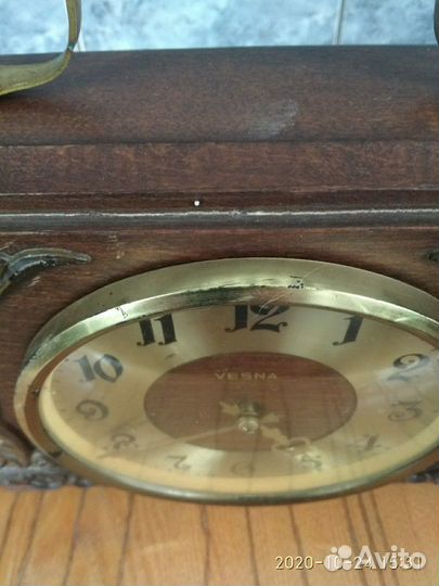 Настольные часы Весна