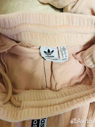 Спортивный костюм adidas