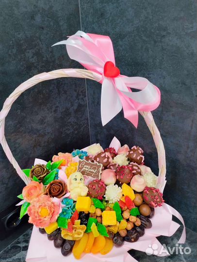 Букеты с клубникой из бельгийского шоколада