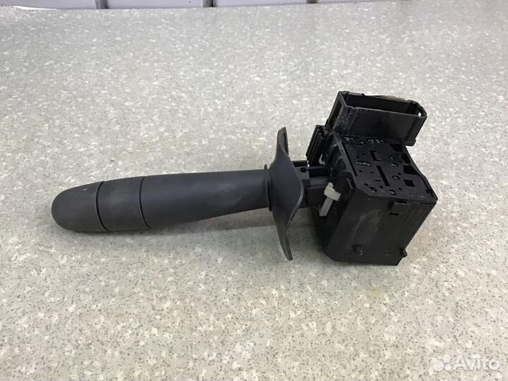 Переключатель стеклоочистителей Renault Logan 2005