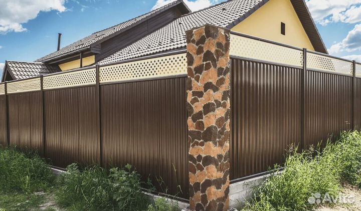 Забор из профнастила с металлическими столбами быс