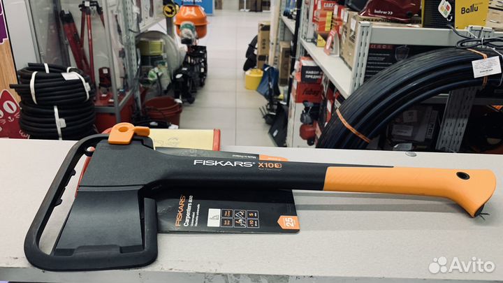 Универсальный топор fiskars Х10 - S