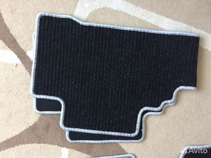 Автомобильные коврики suzuki