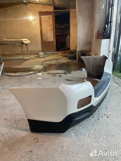 Задний бампер toyota highlander 2