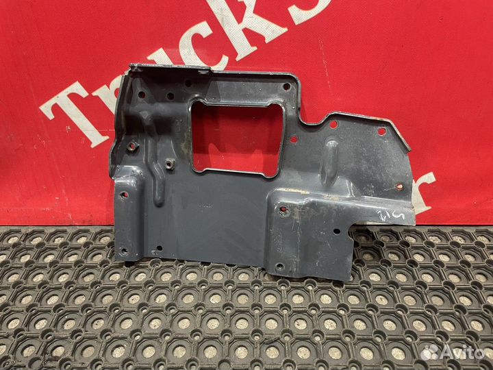 Кронштейн усилителя бампера правый Scania 5-series