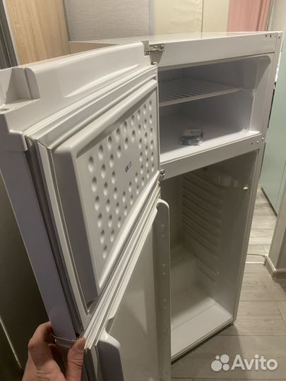 Холодильник Vestel MDD238VW