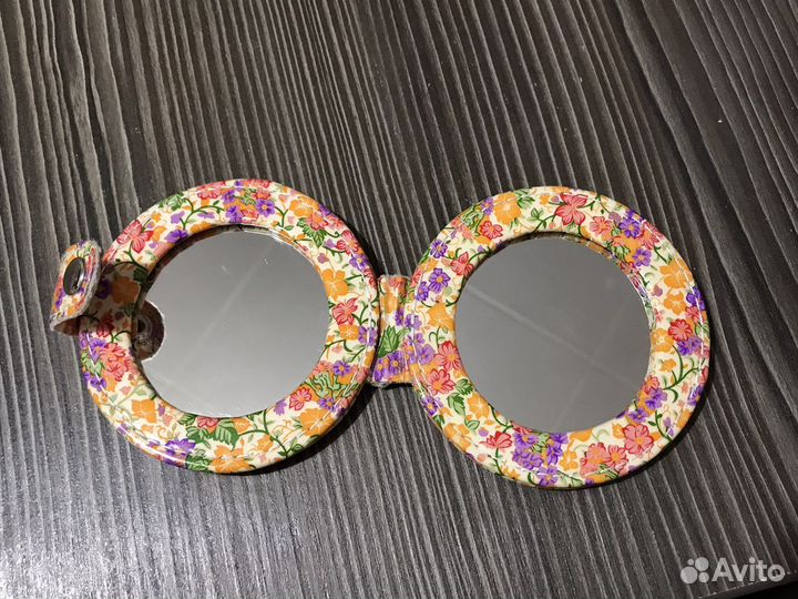 Зеркало карманное компактное на кнопке