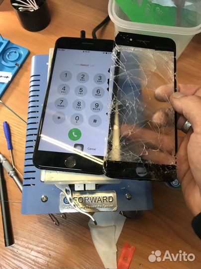 Замена разбитого стекла дисплея iPhone XR