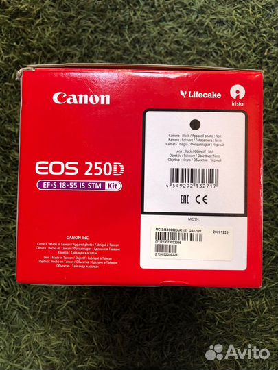 Зеркальный фотоаппарат canon eos 250d