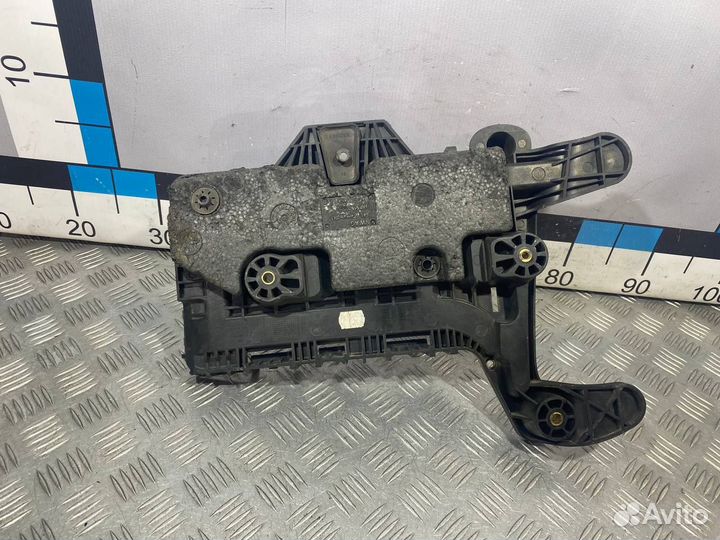 Б/У Площадка под АКБ #013