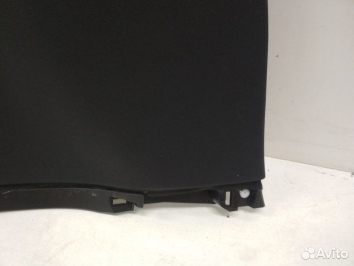 Обшивка багажника задняя правая Toyota Land