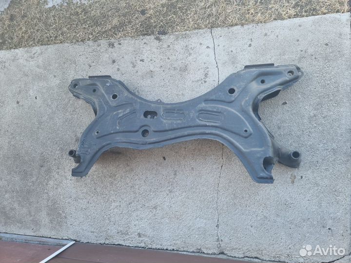 Подрамник двигателя