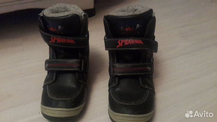 Продам ботинки