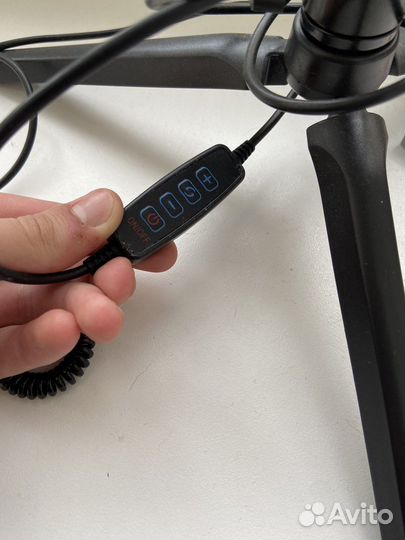 Кольцевая лампа настольная