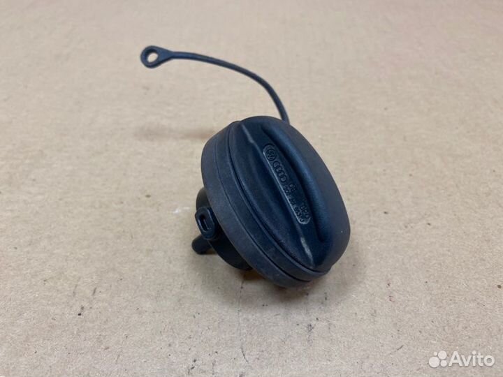 Крышка топливного бака Audi A4 B8 cala 2008