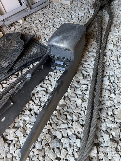 Подлокотник honda accord 8