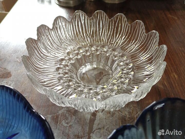 Ваза из синего стекла