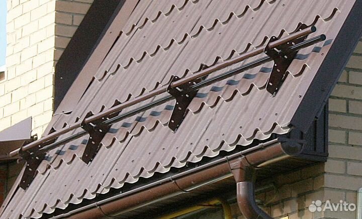 Снегозадержатели – безопасность для вашего участка