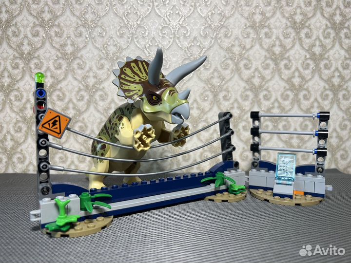 Lego jurassic world 75937