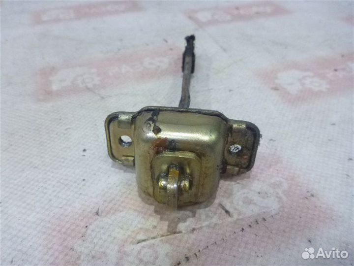 Ограничитель двери передний левый Volkswagen