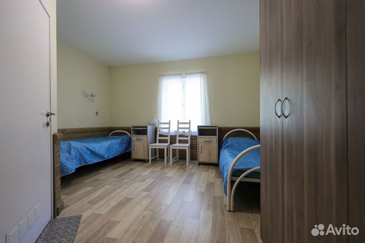 Сиделка для пожилого человека, пансионат