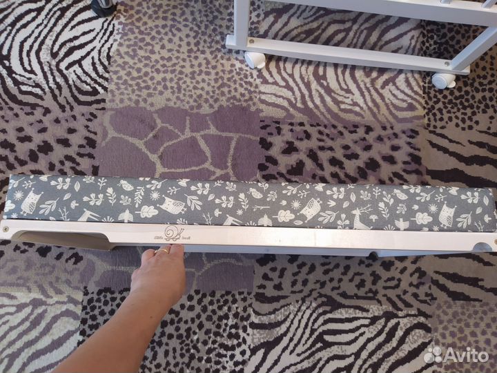 Пеленальная доска на кроватку