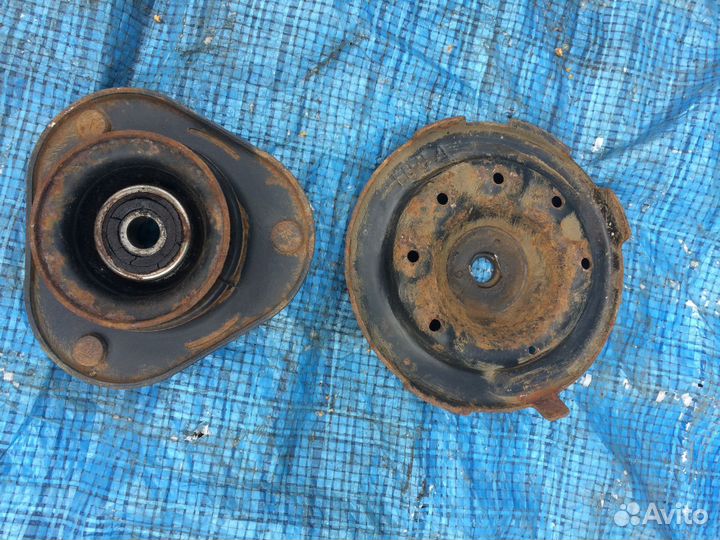Опора амортизатора Toyota Corolla AE100 1997 1шт