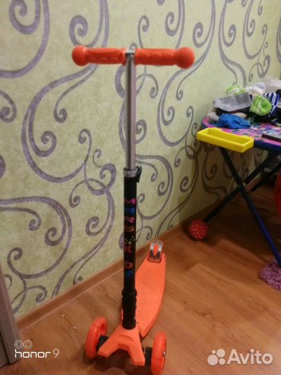 Самокат четырехколесный