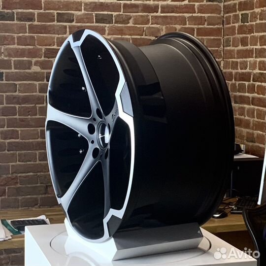 Диски r22 на Range Rover Vogue Sport