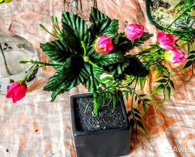 Цветы и ветки искусственные