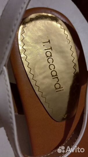Босоножки новые размер 40