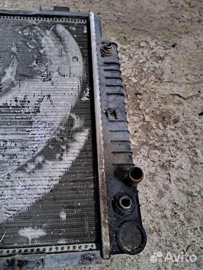 Радиатор на Mercedes W140