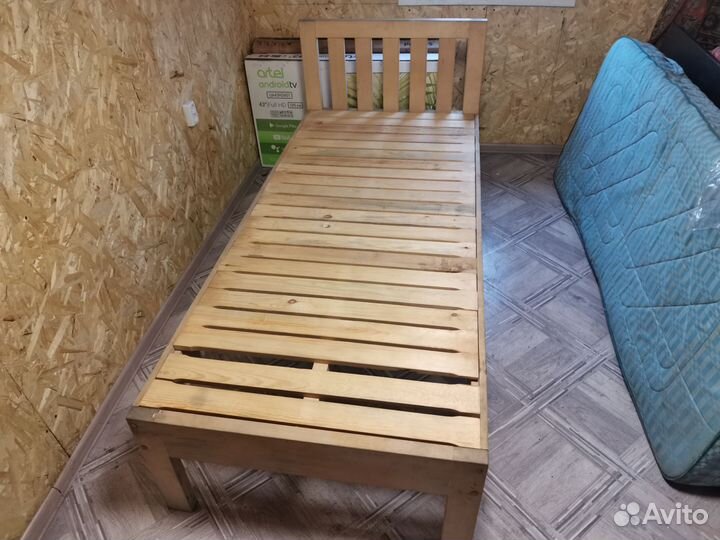 Кровать